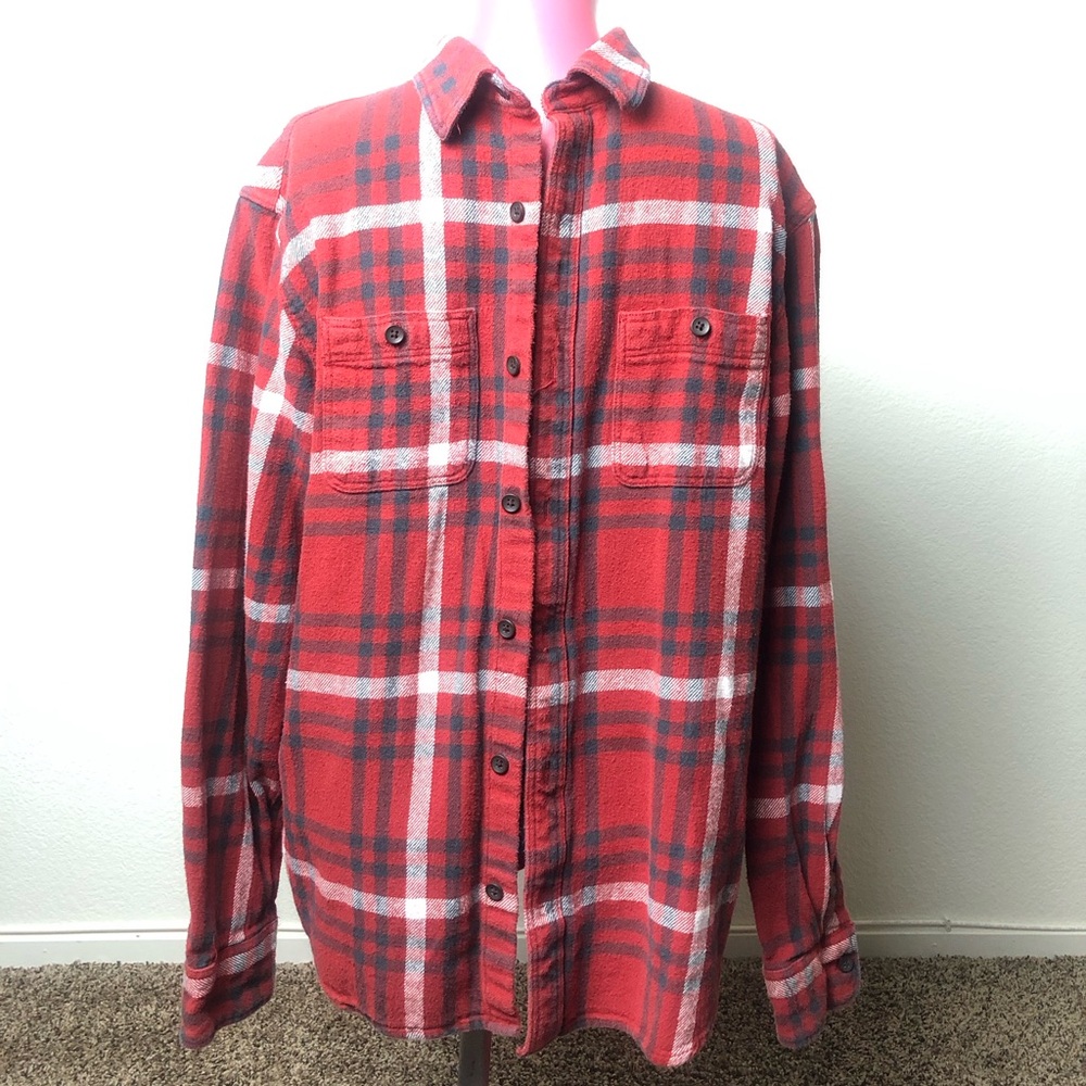 Red Plaid Flannel Shirt - Classic Men's Button-Up